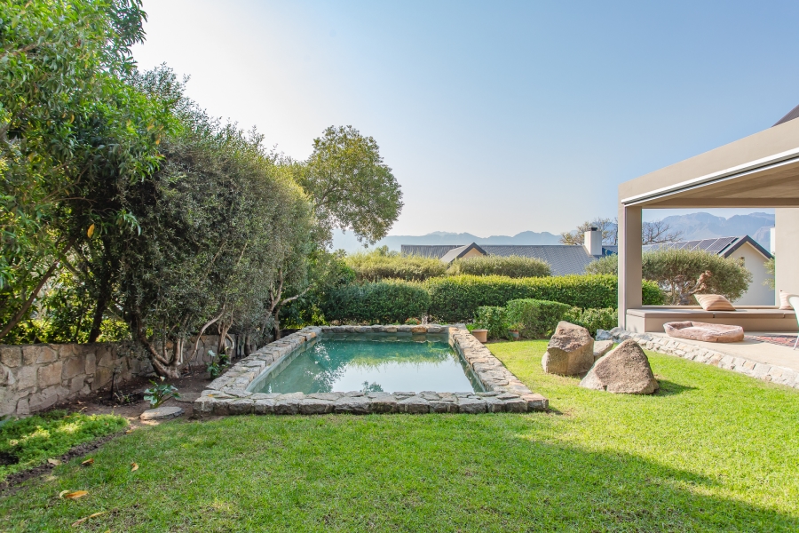 4 Bedroom Property for Sale in Lemoenkloof Western Cape